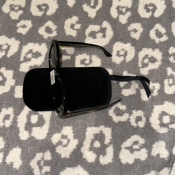 Authentic Gucci Round Sunglasses 😎 New 😍 - Picture 6 of 17